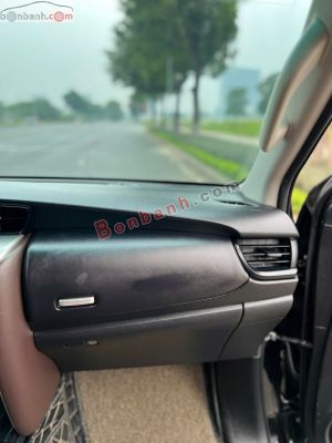 Xe Toyota Fortuner 2.4G 4x2 MT 2019