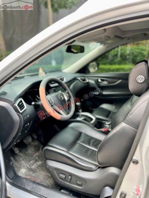 Xe Nissan X trail 2.5 SV 4WD 2016