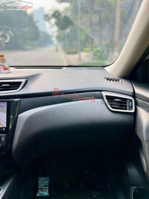 Xe Nissan X trail 2.5 SV 4WD 2016