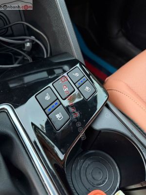 Xe Kia Sportage Signature 2.0G 2025